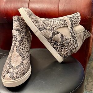 Linea Paolo Beige/Charcoal Grey Snakeskin Platform Wedge Sneaker Leather Lining